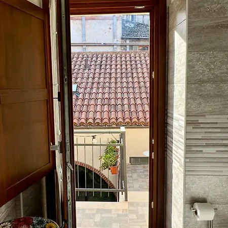 Il Bivacco Del Duomo * LʼAquila