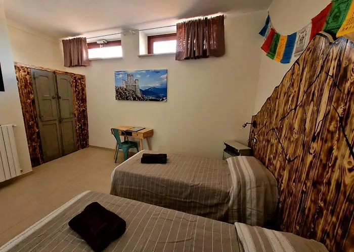 Il Bivacco Del Duomo Oda ve Kahvaltı LʼAquila